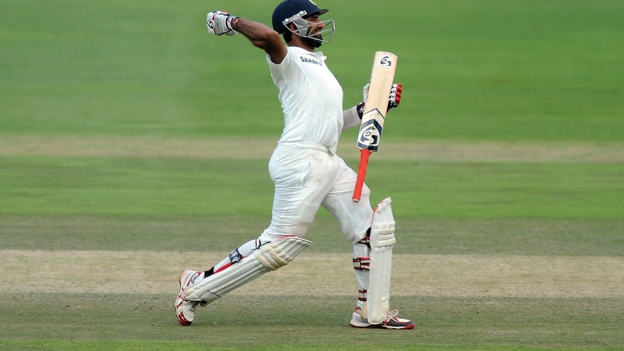 पुजारा गेल्या 40 वर्षांत एका कसोटी सामन्यातील सर्वाधिक वेळ टिकून राहून बॅटिंग करणारा एकमेव तर एकूण दुसरा भारतीय फलंदाज आहे. पुजाराने 2017 साली श्रीलंकेविरुद्ध ही कामगिरी केली होती.  क्रिकेट विश्वात आतापर्यंत एकूण 13 फलंदाजांनाच ही कामगिरी करता आली आहे. (Photo Credit : Icc X Account)