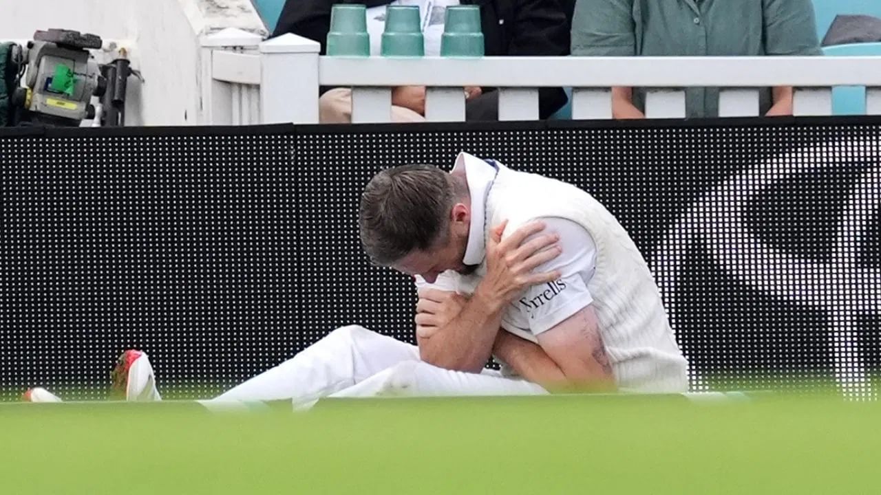 ENG vs IND : तीव्र आणि असह्य वेदना, स्टार खेळाडूला सामन्यादरम्यान दुखापत, थेट मैदानाबाहेर, टीमला टेन्शन ENG vs IND : तीव्र आणि असह्य वेदना, स्टार खेळाडूला सामन्यादरम्यान दुखापत, थेट मैदानाबाहेर, टीमला टेन्शन