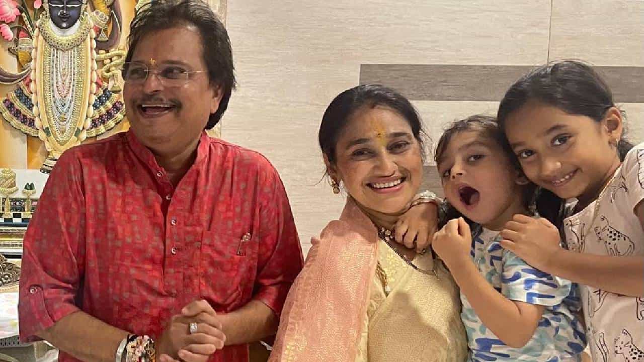 'तारक मेहता का उल्टा चष्मा' या मालिकेत दयाबेनची भूमिका साकारून अभिनेत्री दिशा वकानी घराघरात पोहोचली. 2017 मध्ये तिने बाळंतपणासाठी ब्रेक घेतला होता. परंतु त्यानंतर ती मालिकेत परतलीच नाही. दिशाने मालिका सोडली असली तरी निर्माते असित कुमार मोदी आणि त्यांच्या कुटुंबीयांच्या ती सतत संपर्कात असते.