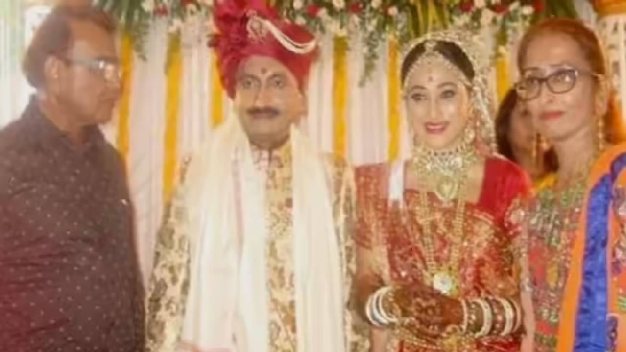 दिशा वकानीने 26 नोव्हेंबर 2015 रोजी लग्न केलं. मुंबईतल्या जुहू इथल्या सन अँड सँड या पंचतारांकित हॉटेलमध्ये त्यांचं रिसेप्शन पार पडलं. या लग्नाचं आमंत्रण अनेक सेलिब्रिटींना होतं. 
