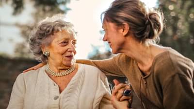 वडिलांच्या दुसऱ्या लग्नानंतर सावत्र आईला पेन्शन मिळते का?