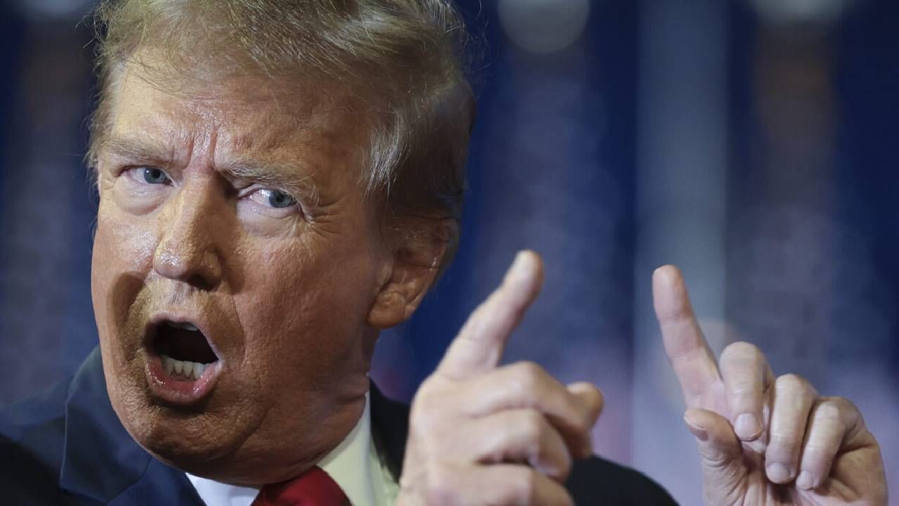 टॅरिफचा मुद्दा तापलेला असतानाच डोनाल्ड ट्रम्प यांची मोठी धमकी, थेट म्हणाले, गंभीर परिणामांना... टॅरिफचा मुद्दा तापलेला असतानाच डोनाल्ड ट्रम्प यांची मोठी धमकी, थेट म्हणाले, गंभीर परिणामांना...