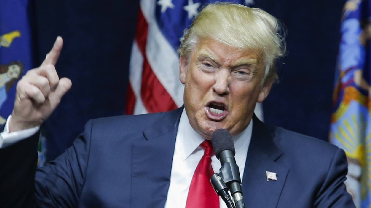 आणखी एक शक्तिशाली देश ट्रम्प यांच्या दबाव तंत्रापुढे झुकला, घेतला मोठा निर्णय आणखी एक शक्तिशाली देश ट्रम्प यांच्या दबाव तंत्रापुढे झुकला, घेतला मोठा निर्णय