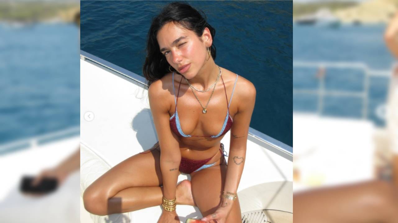 दुआ लिपाने सुमारे €220 (अंदाजे ₹22,517) किंमतीच्या या बिकिनीमध्ये Oséree ची सिग्नेचर ग्लिटरिंग डिटेलिंग होती, ज्याला डबल-स्ट्रॅप डिझाइनने आणखी आकर्षक बनवले. टॉपवरील लेयर्ड बँड्सने केवळ सपोर्टच दिला नाही, तर स्टाइललाही एक खास टच जोडला आहे. तसेच, बॉटम्सवरील ड्युअल-स्ट्रॅप डिटेलने या संपूर्ण लुकला एक वेगळी उंची दिली.