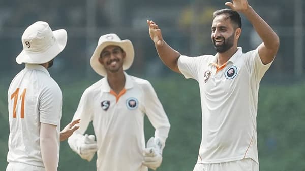 W,W,W,W...! दुलीप ट्रॉफी स्पर्धेत आकिब नबीची मोठी कामगिरी, डबल हॅटट्रीक घेतल रचला इतिहास