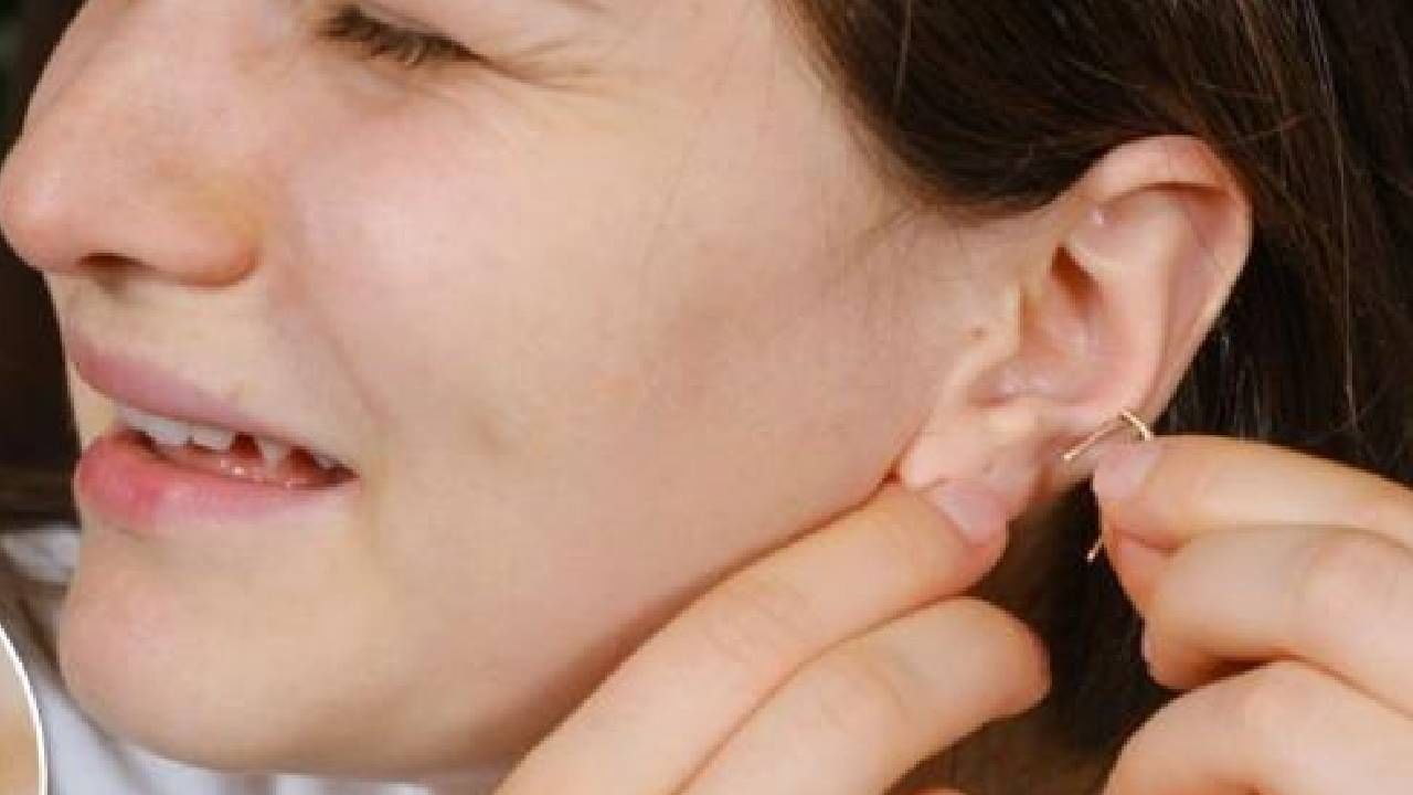 कानातले घालताना कानांचा त्रास टाळण्यासाठी खास युक्त्या