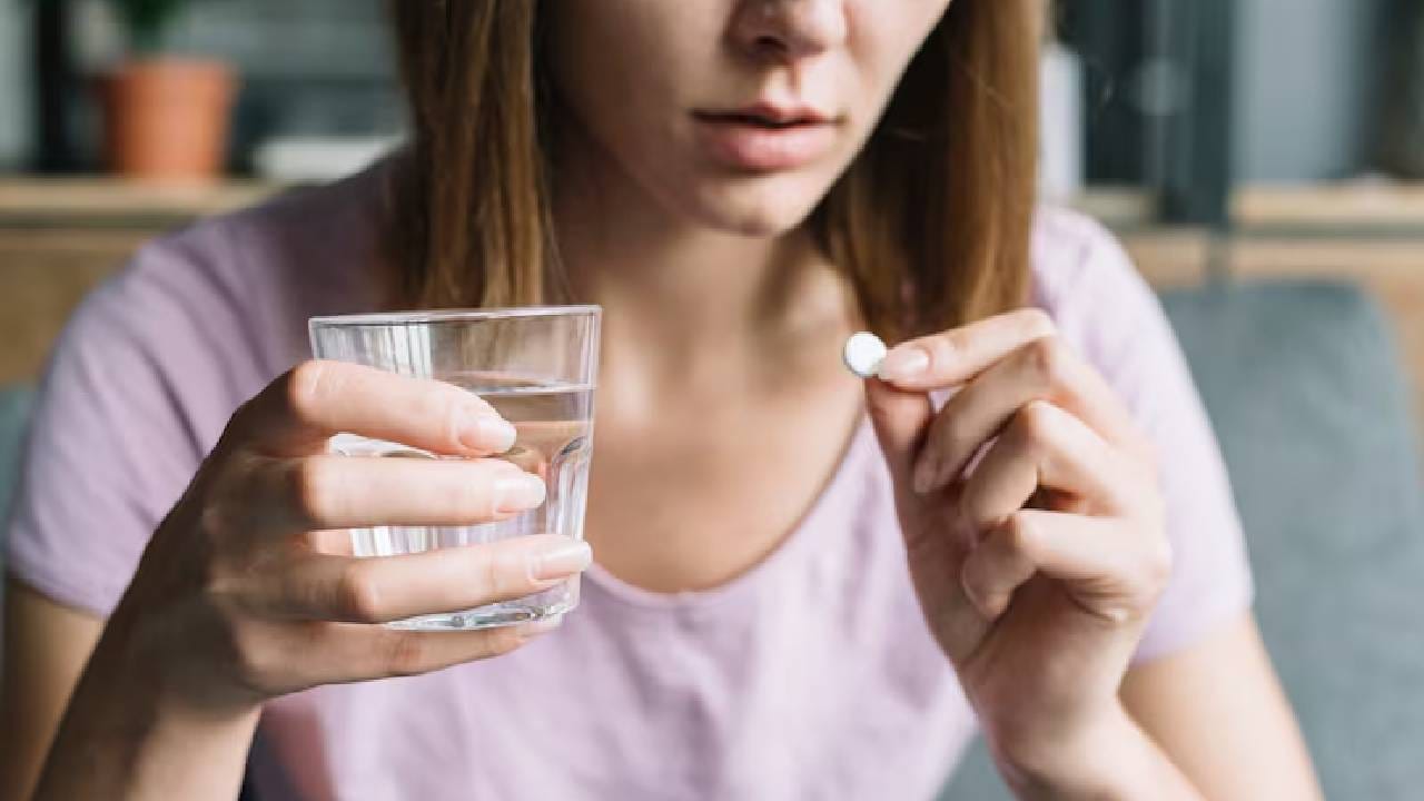 सण-उत्सव पाहून मासिक पाळी पुढे जाण्याच्या गोळ्या घेताय? थांबा! 18 वर्षीय तरुणीने गमावला जीव