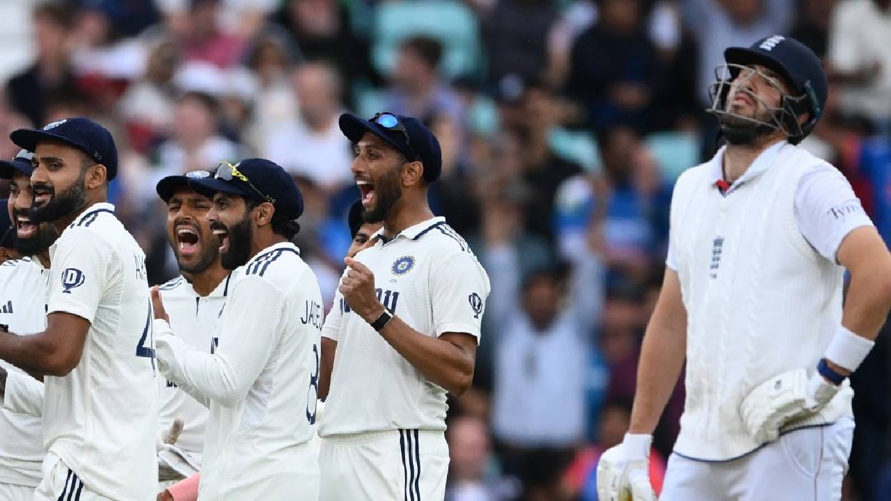 इंग्लंडला पाचव्या कसोटीत असं करणं नडलं, मोहम्मद सिराजच्या चुकीचा फायदा झाला पण... इंग्लंडला पाचव्या कसोटीत असं करणं नडलं, मोहम्मद सिराजच्या चुकीचा फायदा झाला पण...