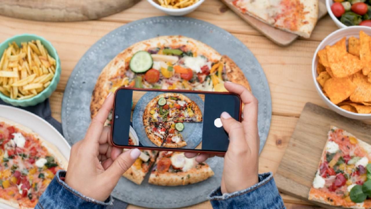 तुमची प्लेट सजवतेय इंस्टाग्राम? जाणून घ्या फूड ट्रेंड्सचा आरोग्यावर होणारा परिणाम