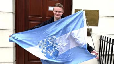 20 वर्षांच्या तरुणाने बनवला स्वतःचा नवीन देश, स्वतः बनला राष्ट्रपती, 400 लोकांना दिलं नागरिकत्व