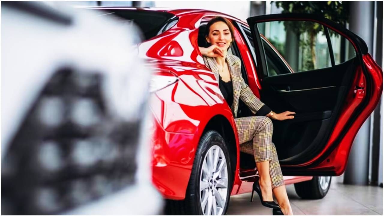 अचानक कारची विक्री का मंदावली? खरेदीसाठी का टाळाटाळ? ऐन सणासुदीत ग्राहकांच्या मनात चाललंय तरी काय?