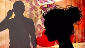 एकदम चौघींच्या अदांनी म्हातारा बावचळला! 'एकटेपणा' दूर करण्याच्या नादात