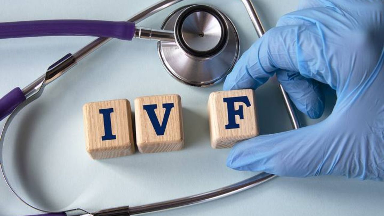 जगातील सर्वात वयस्कर मुलाचा 30 वर्षानंतर जन्म, चक्रावलात ना? विज्ञानाची ही क्रांती वाचून थक्कच व्हाल; नेमकं प्रकरण काय? जगातील सर्वात वयस्कर मुलाचा 30 वर्षानंतर जन्म, चक्रावलात ना? विज्ञानाची ही क्रांती वाचून थक्कच व्हाल; नेमकं प्रकरण काय?