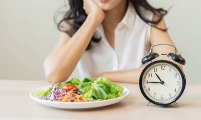 इंटरमिटेन्ट फास्टींग करताय, सावधान, वाढू शकतो हृदयविकारांचा धोका, रिसर्चने केला दावा