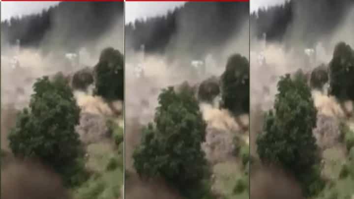 J&M Kishtwar Cloudburst : किश्तवाडमध्ये हाहाःकार, 50 जणांचा गेला जीव अन् 100 पेक्षा अधिक बेपत्ता, ढगफुटीचा धडकी भरवणारा VIDEO समोर J&M Kishtwar Cloudburst : किश्तवाडमध्ये हाहाःकार, 50 जणांचा गेला जीव अन् 100 पेक्षा अधिक बेपत्ता, ढगफुटीचा धडकी भरवणारा VIDEO समोर