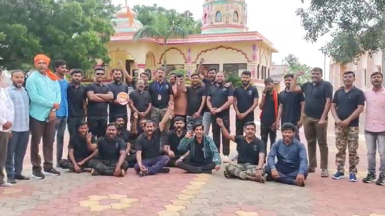 मनोज जरांगे पाटील हे 50 सुरक्षा रक्षकांसोबत मुबंईसाठी रवाना झाले आहेत. 