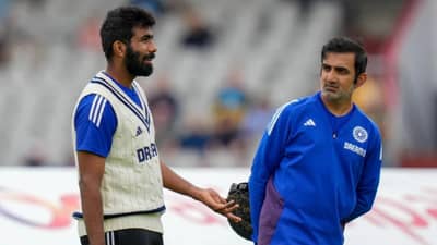 Jasprit Bumrah : .. स्वत:च्या मर्जीनुसार ठरवू शकत नाहीत, माजी कर्णधाराकडून बुमराहची कानउघडणी, वर्कलोडवरुन स्पष्टच म्हटलं