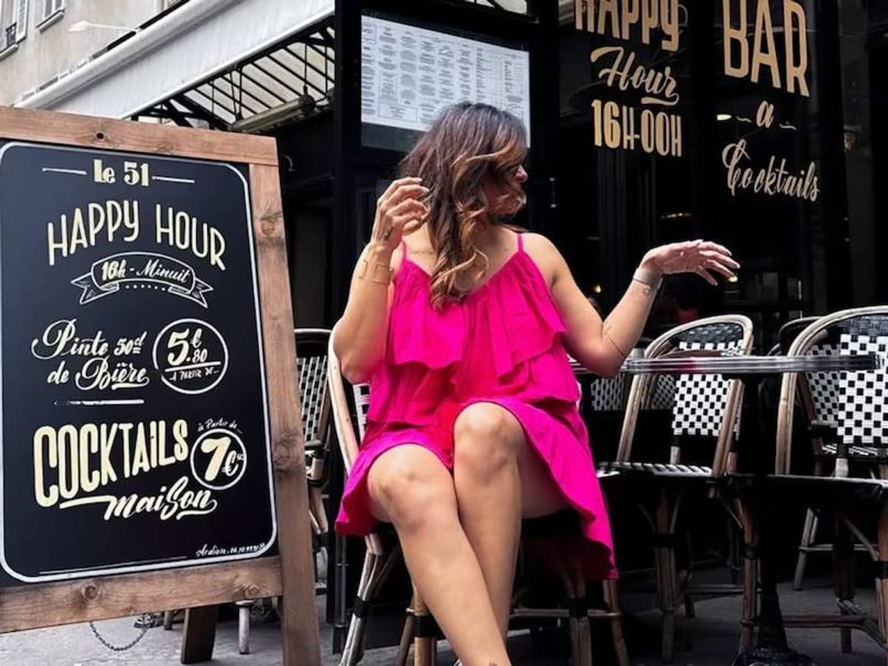 2010 ते 2011 या काळात हिंदीत प्रसारित झालेली मालिका ‘प्यार की ये एक कहानी.’ या हिंदी मालिकेत आईची भूमिका साकारणाऱ्या अभिनेत्री होती किश्वर मर्चेंट. त्याच मालिकेत अभिनेता सुयश राय याने विवियन डिसेनाच्या मित्राची भूमिका साकारली होती, जो मालिकेत किश्वरचा मुलगा होता. सुयश हा विवियनच्या मित्राच्या भूमिकेत दिसला आणि मालिकेत तो किश्वरच्या मुलाच्या वयाचा होता.