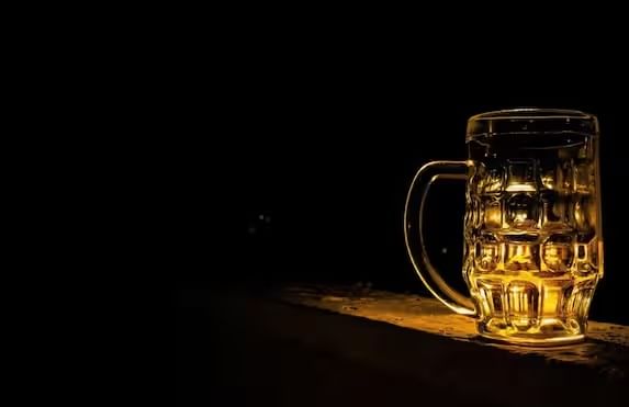  लिव्हरला वाचवण्याचा सर्वात सोपा उपाय म्हणजे दारु कमी पिणे. जर आधीपासूनचे लिव्हरचा त्रास आहे तर दारुच न पिणे उत्तम.वेळोवेळी तपासणी करणे. त्यातून आजाराचा शोध लागतो.  