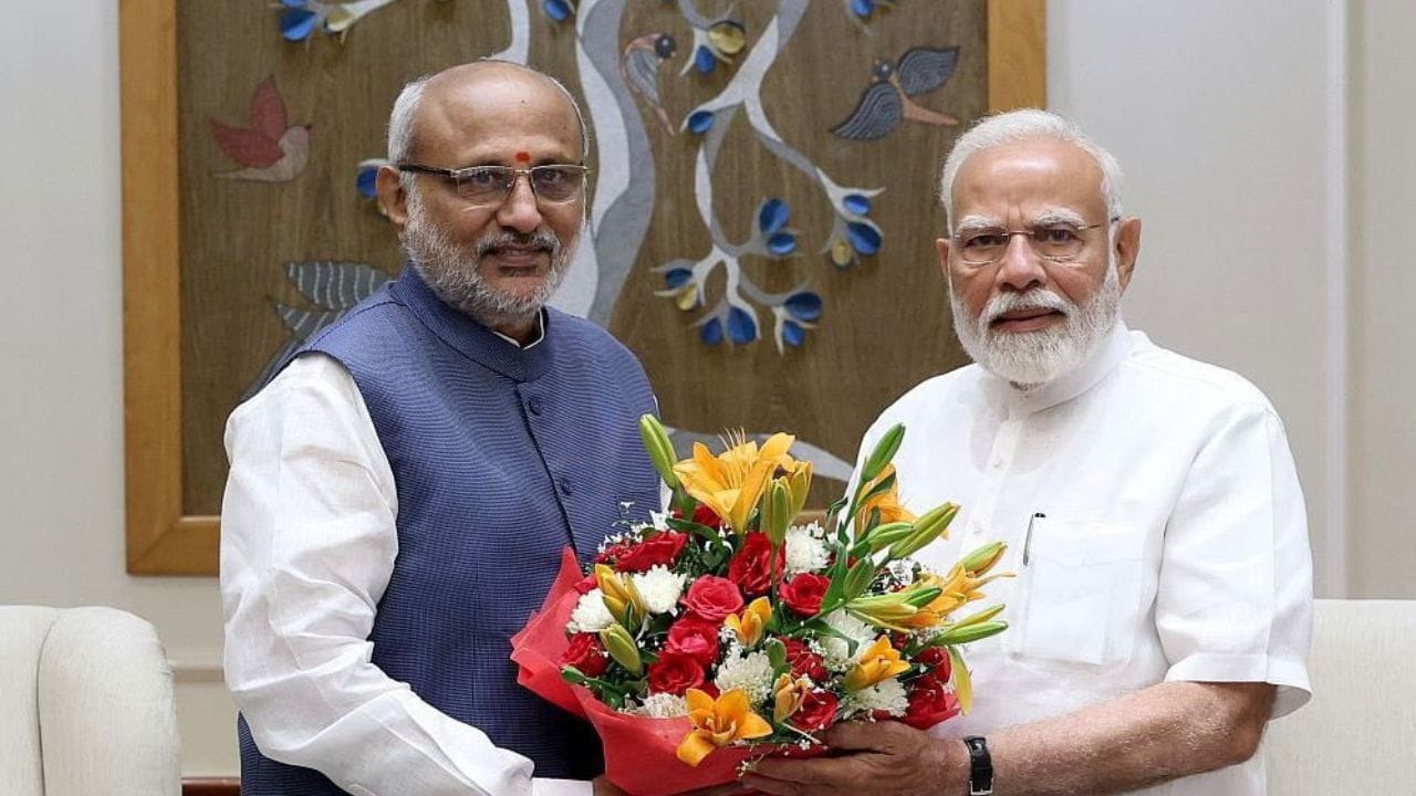 'सी.पी. राधाकृष्णन हे एक उत्तम उपराष्ट्रपती असतील', PM मोदींनी शेअर केला खास व्हिडिओ 'सी.पी. राधाकृष्णन हे एक उत्तम उपराष्ट्रपती असतील', PM मोदींनी शेअर केला खास व्हिडिओ