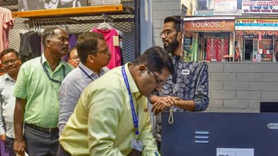 मराठी पाट्या न लावणाऱ्या दुकानांना दोन कोटींचा भुर्दंड, काहींची मुजोरी सुरूच...