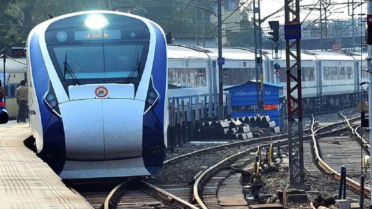 मुंबई छत्रपति शिवाजी महाराज टर्मिनसहून निघेल. दादर, ठाणे, कल्याण, नाशिक रोड, मनमाड, औरंगाबाद, जालना, परभणी आणि नांदेड या स्थानकांवर ही गाडी थांबेल. 