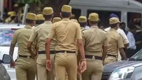 असं काय घडलं? ज्यामुळे पोलिसाने बायकोचं मुंडक उडवलं... बातमी वाचून... असं काय घडलं? ज्यामुळे पोलिसाने बायकोचं मुंडक उडवलं... बातमी वाचून...