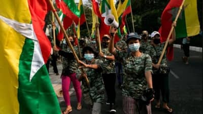 म्यानमारचं चित्र बदललं, लष्कराने 4 वर्षांनंतर आणीबाणी उठवली, 6 महिन्यांत निवडणुका