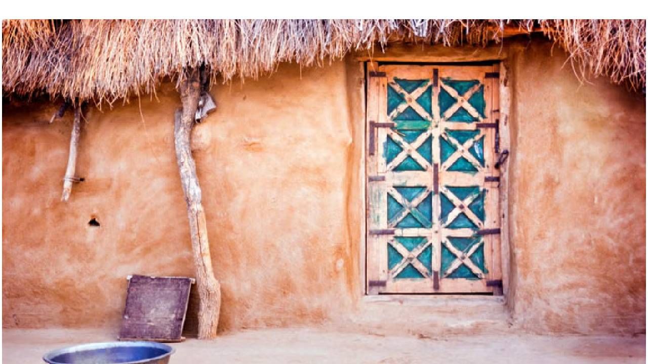 तर अजून एक नागालँडमधील खोनोमा हे गाव सुद्धा प्रसिद्ध आहे. ते आशियातील ग्रीन व्हिलेज मानण्यात येते. हे गाव स्वच्छता, पर्यावरण पूरक आणि हिरव्या शालूने नटलेलं आहे. येथील आदिवासींची संस्कृती, अत्यंत मनमोहक नैसर्गिक दृश्य पर्यटकांना भूरळ घालतात.