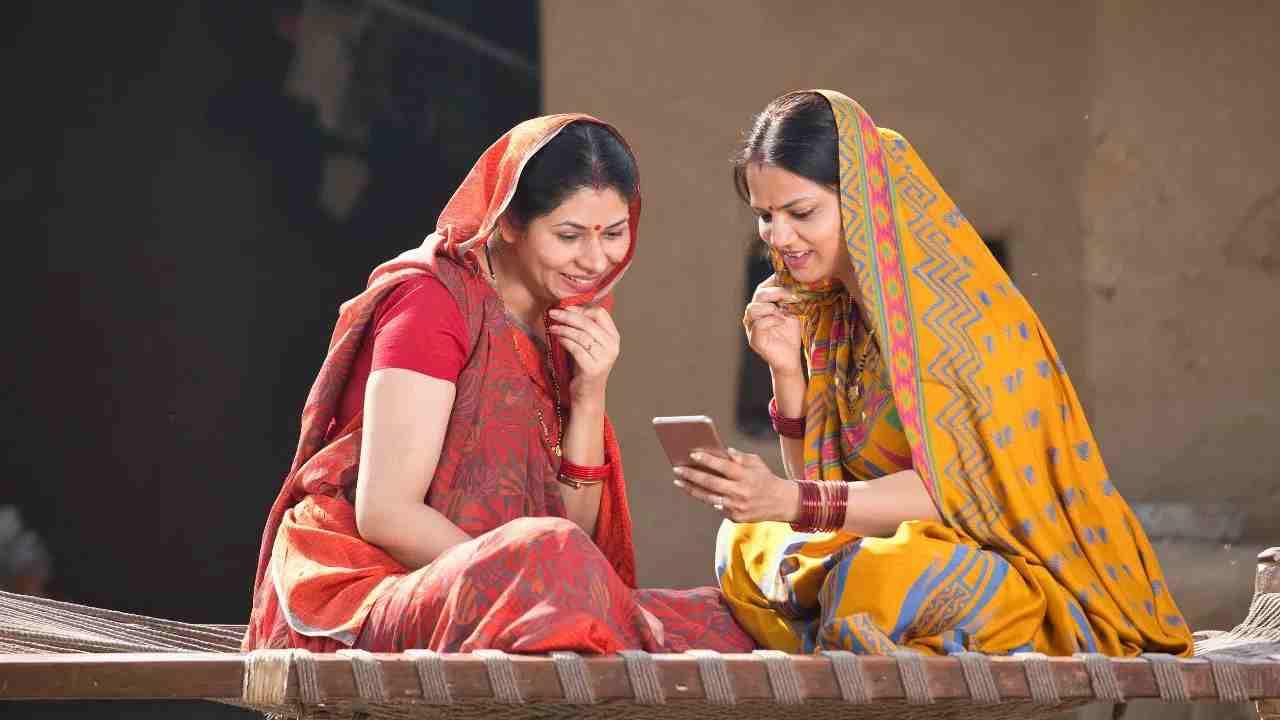 गाव-खेड्यांचा होतोय कायापालट, नव्या सर्व्हेतून मोठी माहिती समोर! गाव-खेड्यांचा होतोय कायापालट, नव्या सर्व्हेतून मोठी माहिती समोर!