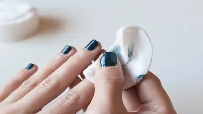 Beauty Hacks: रिमूव्हरशिवाय नेलपॉलिश काढण्यासाठी हे आहेत 5 प्रभावी हॅक्स