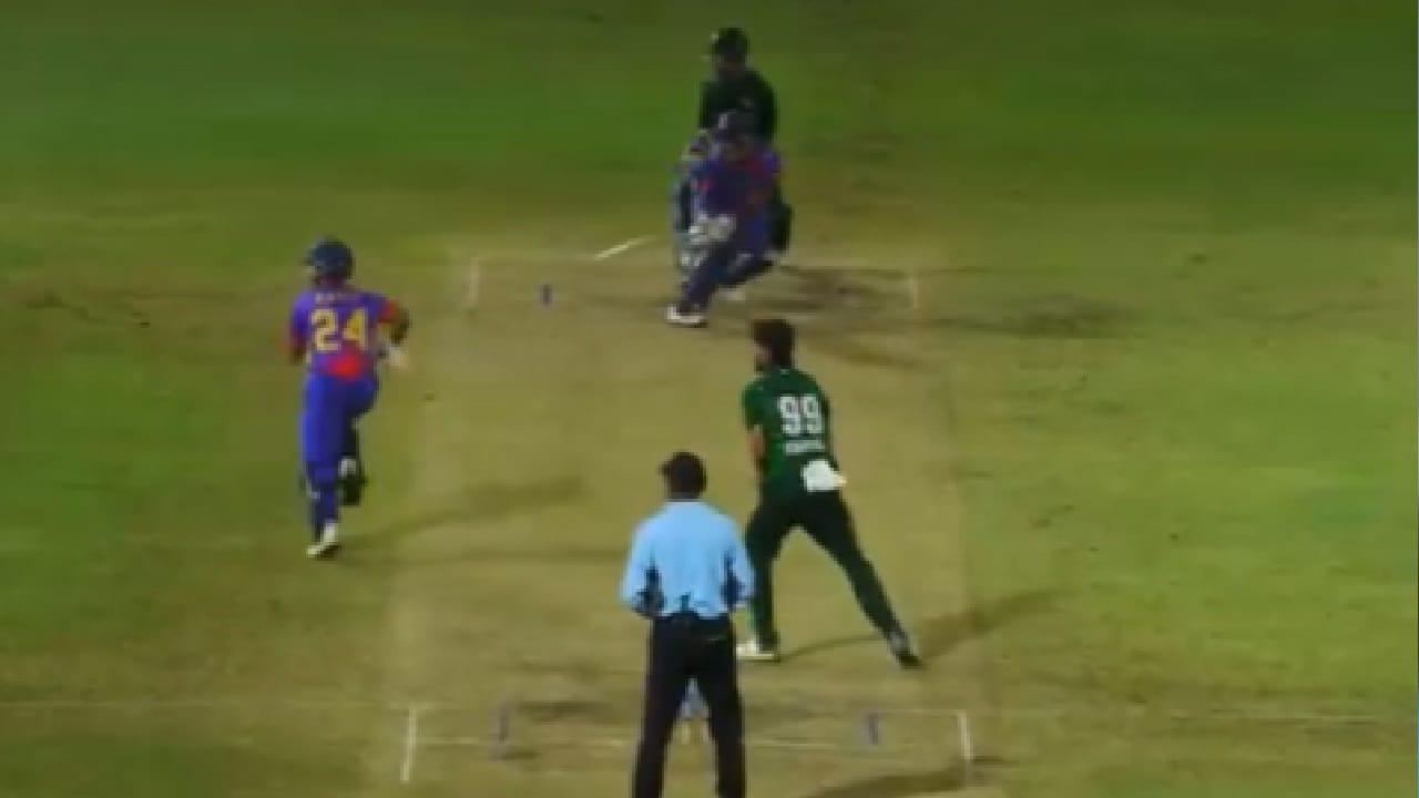 Cricket : नेपाळला पाकिस्तान विरुद्ध 3 धावांची गरज, शेवटच्या बॉलवर कोण जिंकलं? पाहा व्हीडिओ