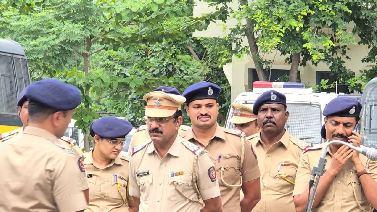 दरम्यान, नाशिकचे ग्रामीण पोलिस जिल्हा अधीक्षक यांनी मालेगावकरांना शांतता राखण्याचे आवाहन केले आहे.