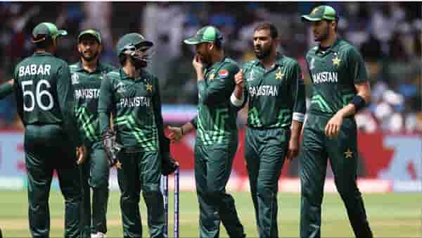 Cricket : आशिया कपआधी पाकिस्तानसमोर 15 खेळाडूंचं आव्हान, 3 सामन्यांसाठी टीम जाहीर, वेगवान गोलंदाजाला वर्कलोडमुळे विश्रांती