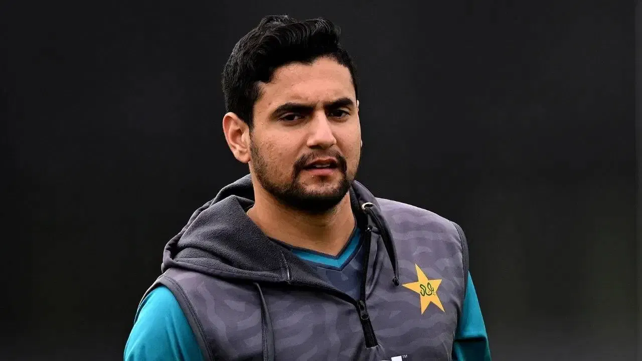 पाकिस्तानचा जो खेळाडू याप्रकरणात अडकला आहे, त्याचे नाव आहे हैदर अली. हैदरने पाकिस्तानसाठी 5 एकदिवसीय आणि 35 टी-20 सामने खेळले आहेत. 2020 मध्ये त्याने आंतरराष्ट्रीय क्रिकेटमध्ये पदार्पण केले होते. दोन एकदिवसीय सामन्यांमध्ये त्याने 42 धावा केल्या, तर 35 टी-20 सामन्यांमध्ये त्याच्या बॅटमधून 505 धावा निघाल्या, ज्यात तीन अर्धशतके समाविष्ट आहेत.