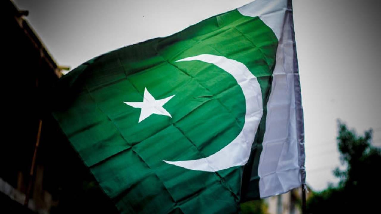 Jafar Express Blast : पाकिस्तान पुन्हा हादरलं, जाफर एक्स्प्रेसमध्ये मोठा स्फोट Jafar Express Blast : पाकिस्तान पुन्हा हादरलं, जाफर एक्स्प्रेसमध्ये मोठा स्फोट