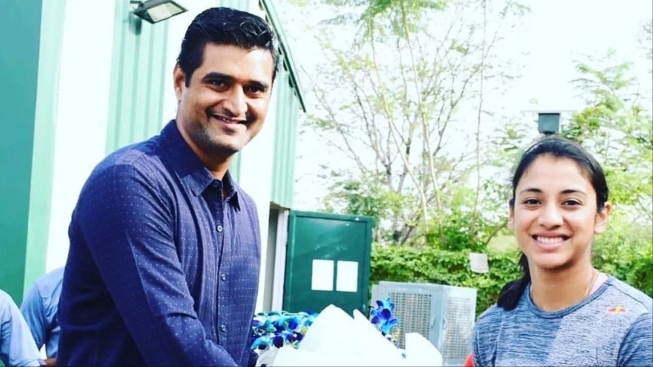 प्रत्येक खेळाडूचं आपल्या देशाचं प्रतिनिधित्व करण्याचं स्वप्न असतं. मात्र प्रत्येक खेळाडूचं ते स्वप्न पूर्ण होतंच असं नाही. काही खेळाडू कामगिरीच्या जोरावर संघातील स्थान निश्चित करतात. तर काही खेळाडूंना काही सामने खेळण्याची संधी मिळते. त्यानंतर ते गायबच होताच. असेच काही क्रिकेटर आहेत ज्यांना पदार्पणाची संधी मिळाली. मात्र त्यांची कारकीर्द औटघटकेची ठरली. अशाच 4 खेळाडूंबाबत जाणून घेऊयात. यातील 4 पैकी 3 खेळाडू हे भारतीय आहेत.  (Photo: Instagram)