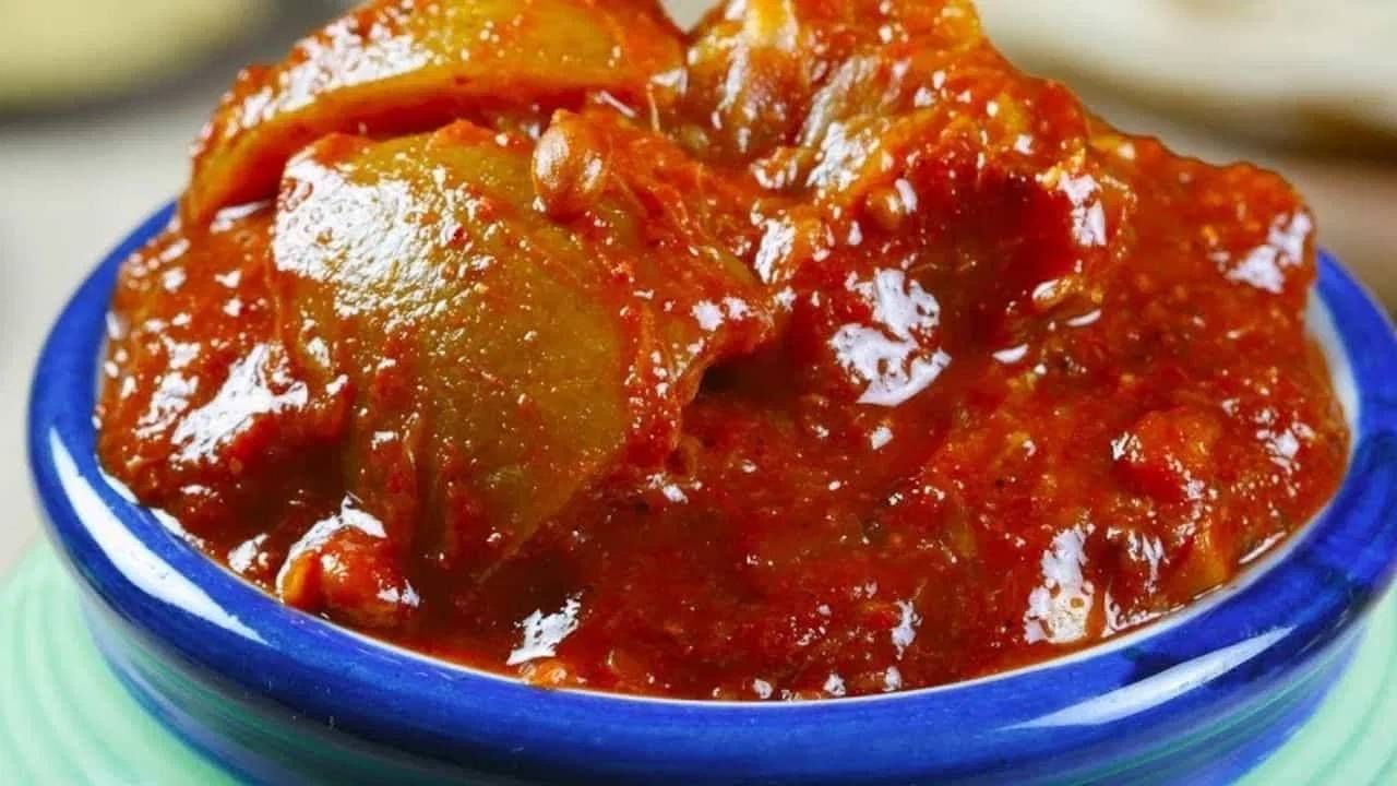 घरातच बनवा हे 4 चविष्ट लोणचे, जो कोणी खाईल तो बोटं चाटत राहील