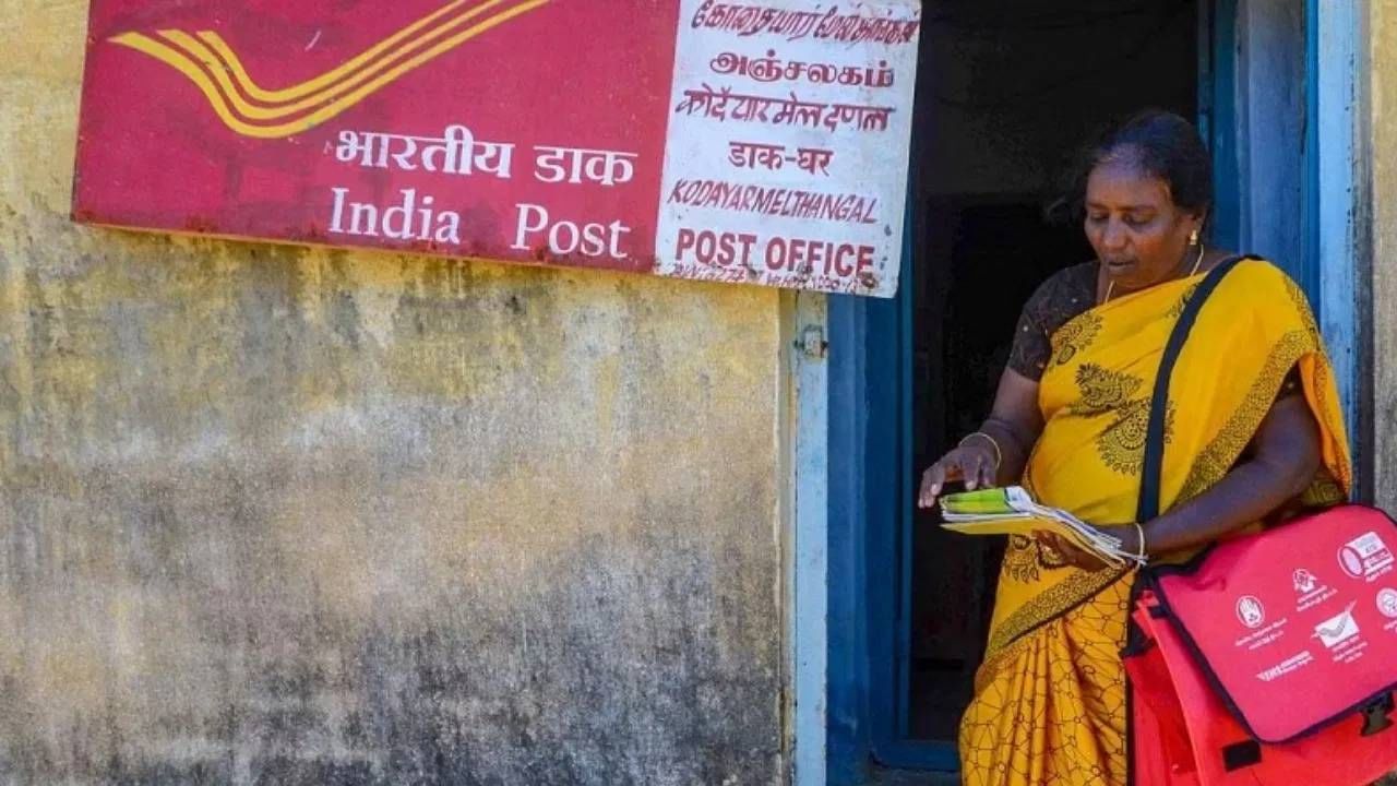 पोस्ट ऑफिस आरडी योजना 2025 ही सुरक्षित आणि हमी परतावा शोधणाऱ्या गुंतवणूकदारांसाठी एक उत्तम पर्याय आहे. यामुळे लोकांनी या योजनेत पैसे गुंतवले पाहिजेत. 