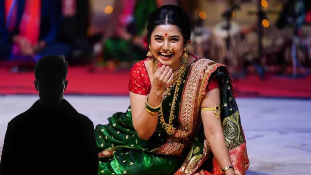 मराठी सिनेसृष्टीतील अतिशय लोकप्रिय अभिनेत्रींपैकी एक म्हणजे प्राजक्ता माळी. तिची प्रत्येक भूमिका प्रेक्षकांच्या मनात घर करुन आहे. तिची 'जुळून येती रेशीम गाठी' हा मालिका हिट ठरली होती. त्यानंतर प्राजक्ताने कधीही मागे वळून पाहिलं नाही. सध्या एका वेगळ्या कारणामुळे प्राजक्ता चर्चेत आहे.