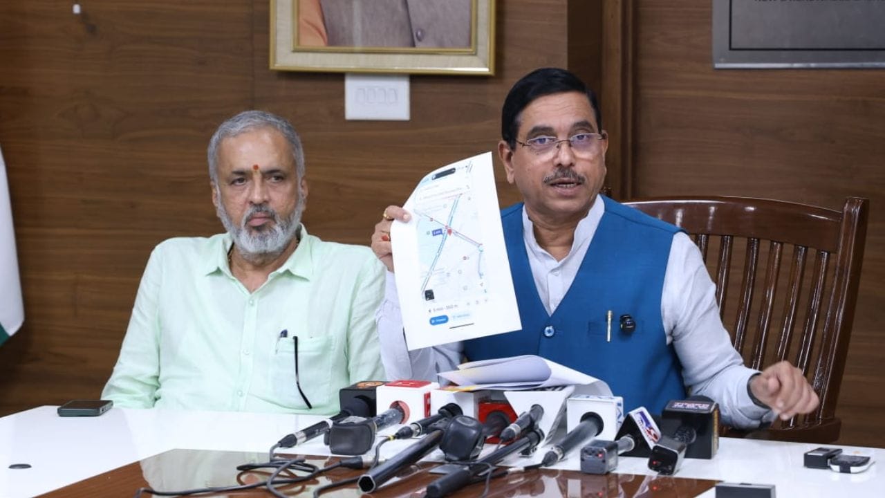 राहुल गांधी विसरलेत का? प्रल्हाद जोशींनी गांधींना करून दिली 'त्या' पत्राची आठवण