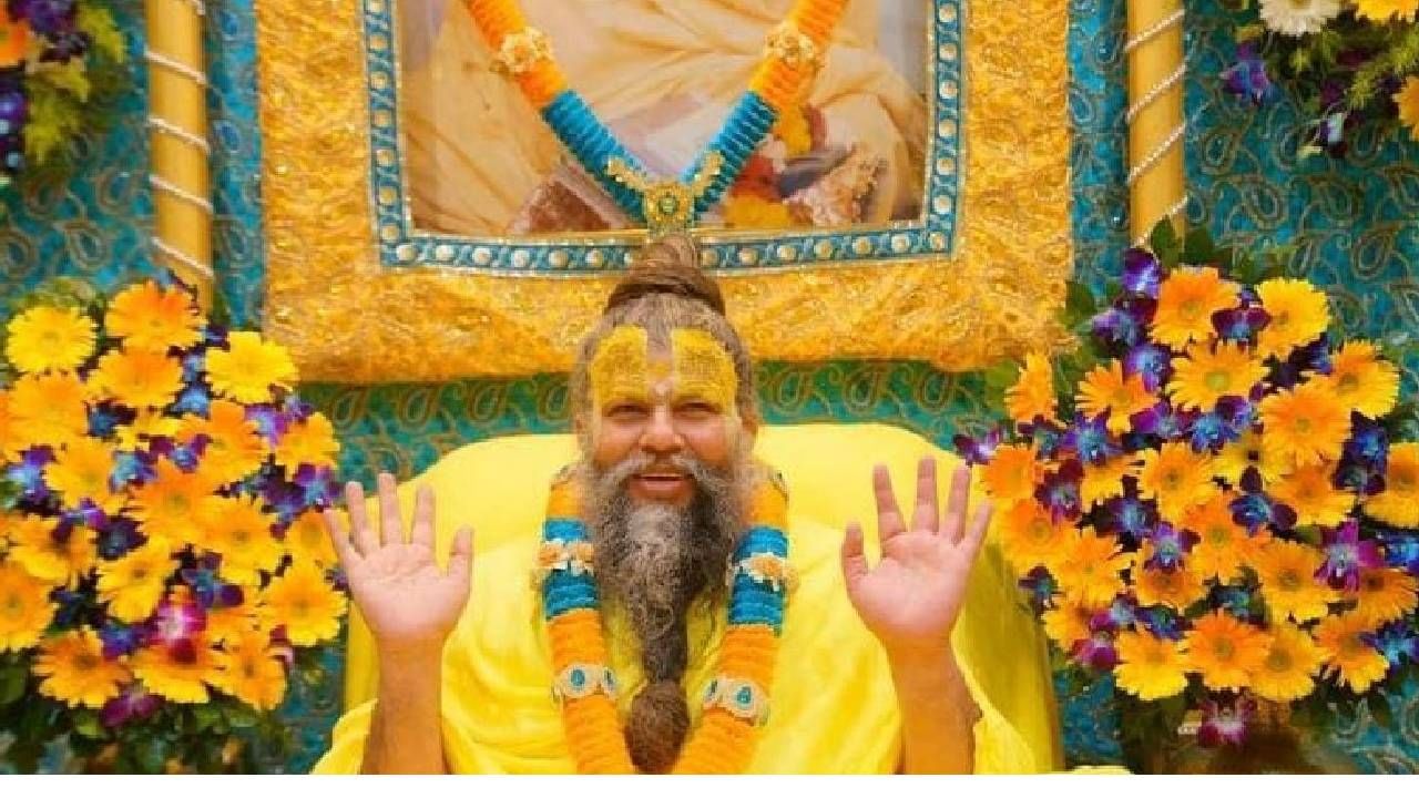 प्रेमानंद महाराज हे त्यांच्या डायरीत संत, महापुरुषांचे विचार, कथा नोंदवतात. महाराज असे अनेक वर्षांपासून करत आहेत. त्यात त्यांना एक विचार भावला आणि तो त्यांनी पटकन नोंदवला.