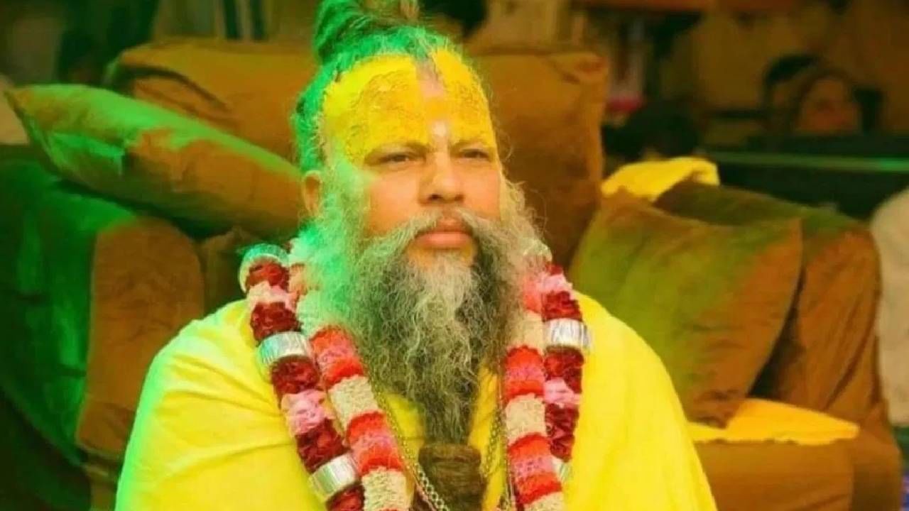 वृंदावनचे लोकप्रिय प्रेमानंद महाराज (श्री हित प्रेमानंद गोविंद शरण महाराज), हे सोशल मीडियावर अत्यंत लोकप्रिय आहेत. त्यांचा सल्ला आणि मार्गदर्शन मिळण्यासाठी अनेक जण त्यांच्याकडे येतात. पण त्यांची संपत्ती किती आहे, हे तुम्हाला माहिती आहे का?