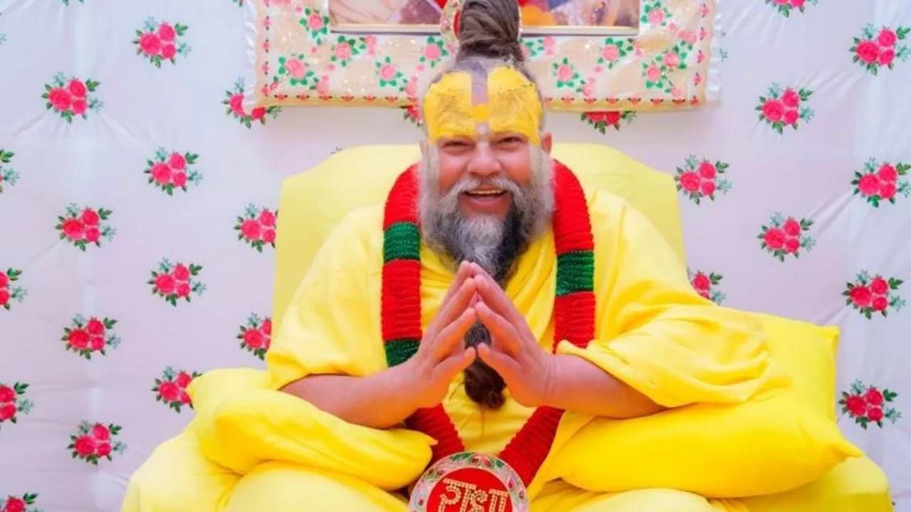 वृंदावनचे संत प्रेमानंद महाराज यांना असाच प्रश्न करण्यात आला. भाग्यात जे लिहिले आहे, ते बदलता येऊ शकत नाही का, असा सवाल त्यांना करण्यात आला. त्यावर महाराजांनी एक सरळ, सोपे उत्तर दिले.