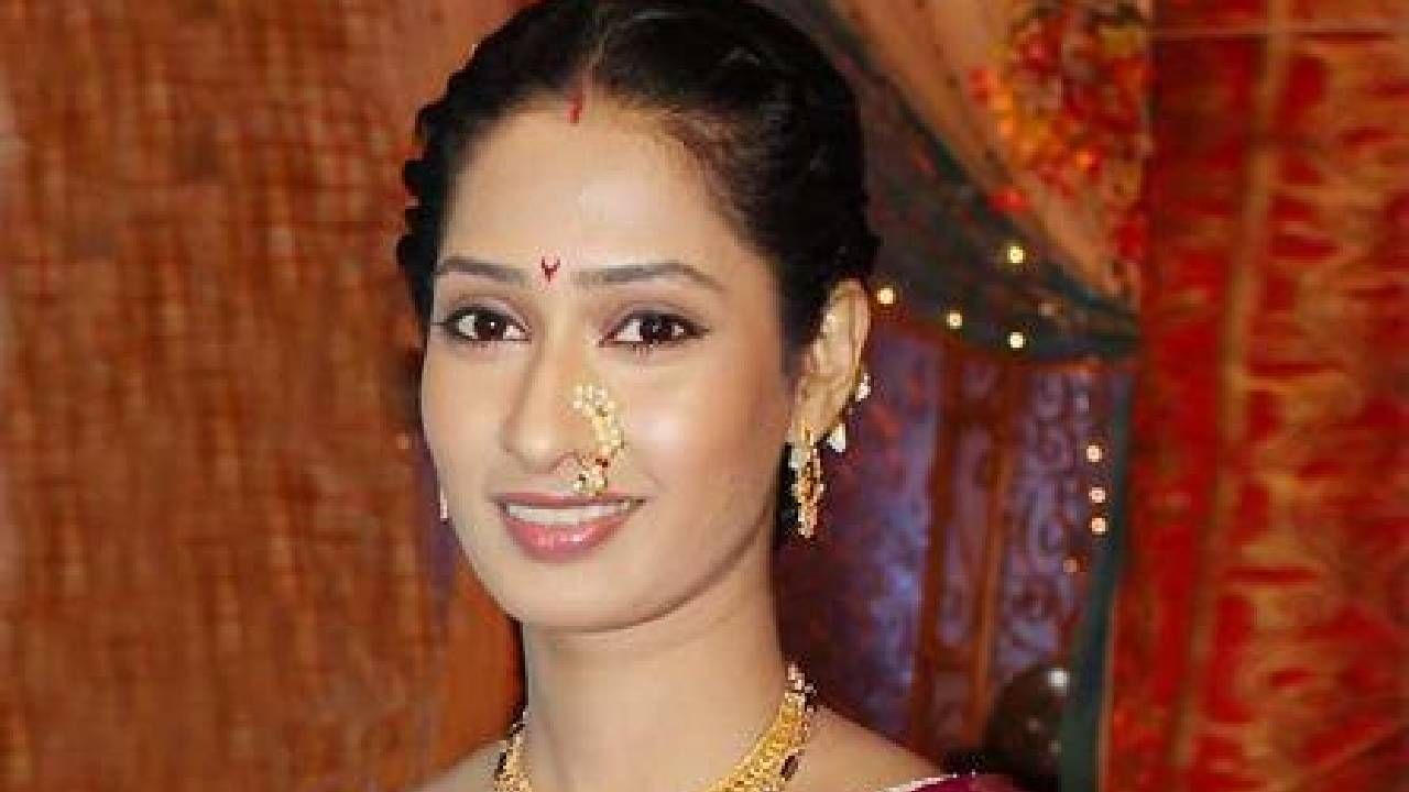 वयाच्या 38 व्या वर्षी प्रिया मराठे हिने शेवटचा श्वास घेतला. मागील काही दिवसांपासून प्रिया मराठे हिच्यावर उपचार सुरू होते. याबद्दल फार काही लोकांना माहिती नव्हती.