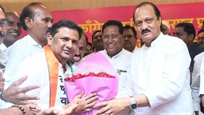 मोठी बातमी! शरद पवारांना जबर धक्का, माजी आमदाराचा अजितदादांच्या राष्ट्रवादीत प्रवेश