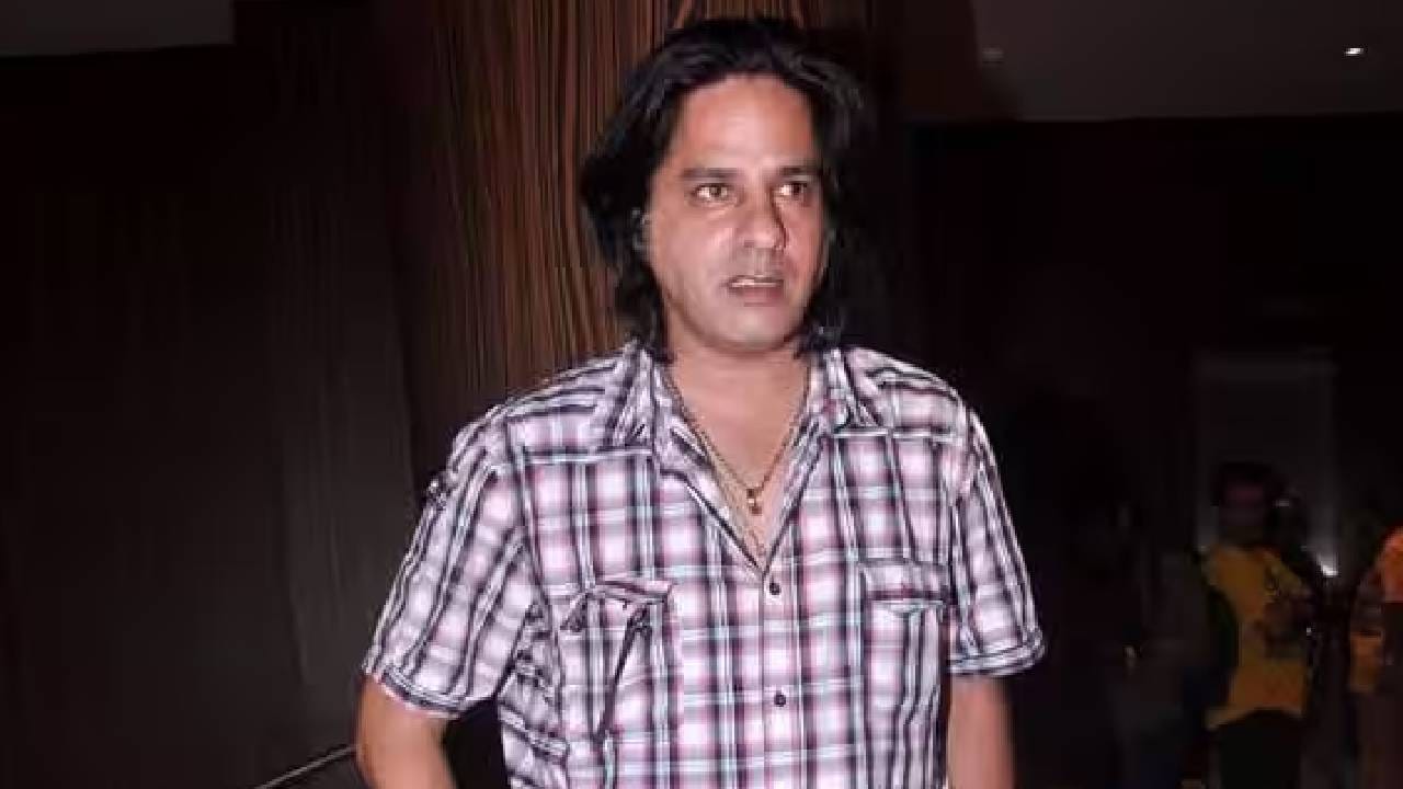 बिग बॉसचा पहिला सिझन 2006 मध्ये प्रसारित झाला होता. अभिनेता राहुल रॉय या सिझनचा विजेता ठरला होता. त्याला एक कोटी रुपये मिळाले होते. या सिझनमध्ये एकापेक्षा एक दमदार स्पर्धक सहभागी झाले होते. 
