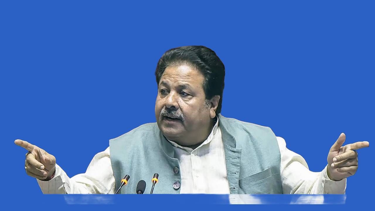 Rajiv Shukla : डोनाल्ड ट्रम्प तर मोठ्या भ्रमात, भारतीय अर्थव्यवस्था तर... काँग्रेस नेते राजीव शुक्लांच्या 'त्या' विधानाची अमेरिकेपर्यंत चर्चा Rajiv Shukla : डोनाल्ड ट्रम्प तर मोठ्या भ्रमात, भारतीय अर्थव्यवस्था तर... काँग्रेस नेते राजीव शुक्लांच्या 'त्या' विधानाची अमेरिकेपर्यंत चर्चा