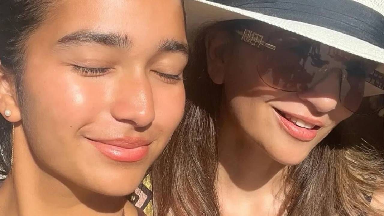 रिया आणि लिएंडरने कधीच लग्न केलं नव्हतं. नात्यात कटुता आल्यानंतर 2015 मध्ये त्यांनी ब्रेकअपचा निर्णय घेतला. रियाने लिएंडर पेसविरोधात 2014 मध्ये कौटुंबिक हिंसाचाराचा खटला दाखल केला होता. सध्या ती एकटीच राहत असून मुलगी अयानाचं संगोपन करतेय. 
