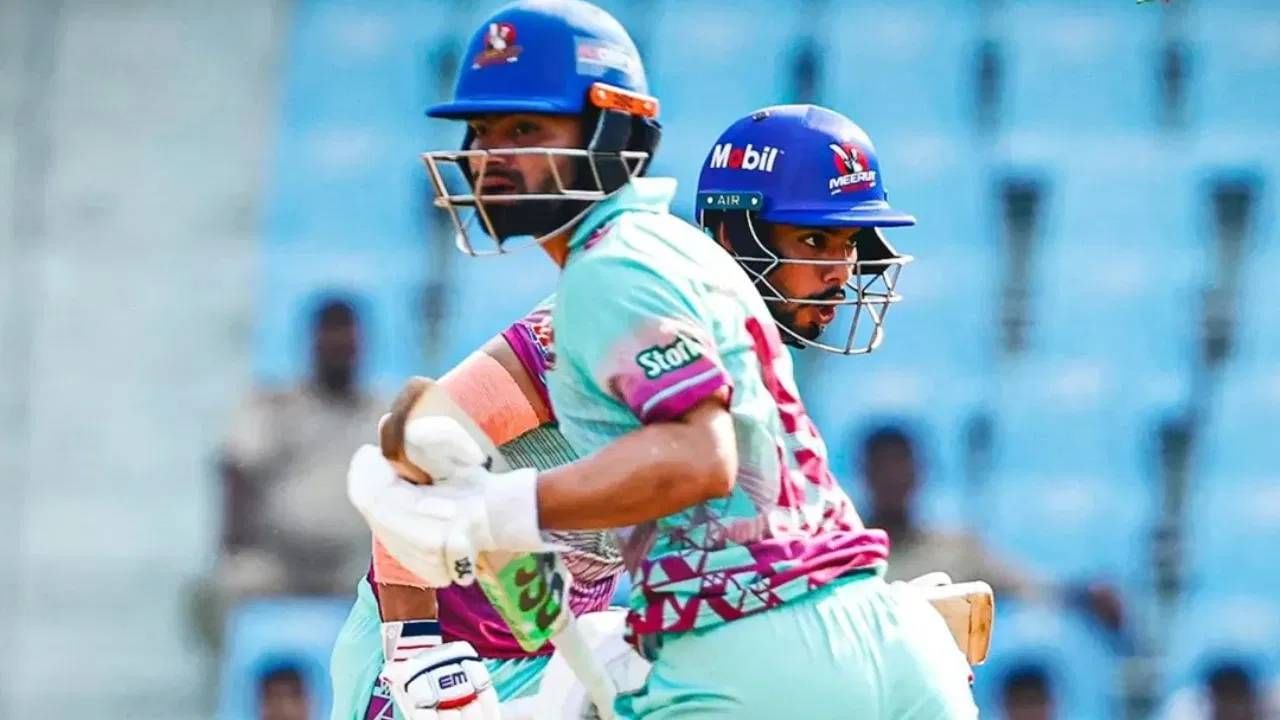 1..2..3....17 षटकार! रिंकु सिंहचं वादळ आशिया कप स्पर्धेपूर्वी घोंघावलं, 211.11 च्या स्ट्राईक केल्या धावा 1..2..3....17 षटकार! रिंकु सिंहचं वादळ आशिया कप स्पर्धेपूर्वी घोंघावलं, 211.11 च्या स्ट्राईक केल्या धावा